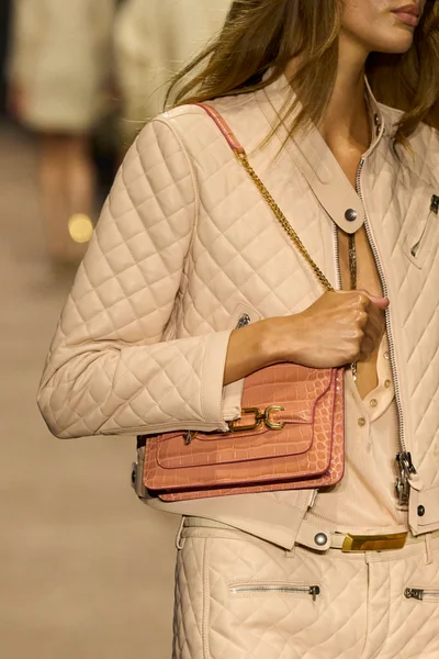 Look 61